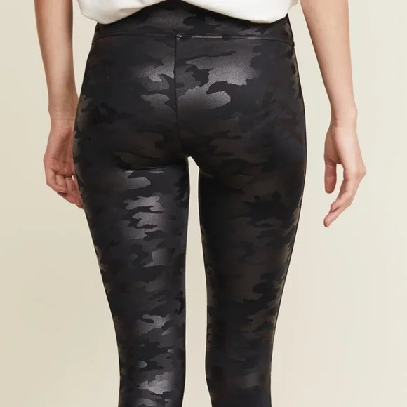 Spanx Faux Leather Camo Leggings size xs